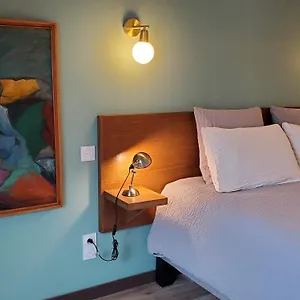 Les 7 Freres Aparthotel